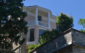 Le Bompard 50 m2 Villa Art Déco Plein centre avec jardin